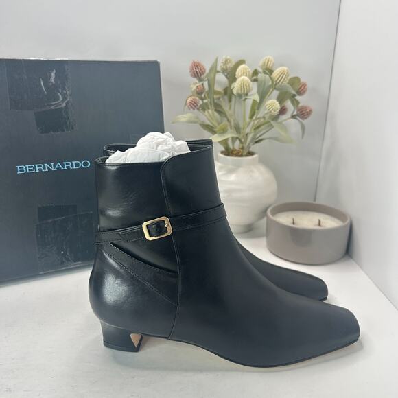 Bernardo Houston Buttery Soft Leather Boot Black Antique Women 7.5M Tried On - Picture 1 of 11